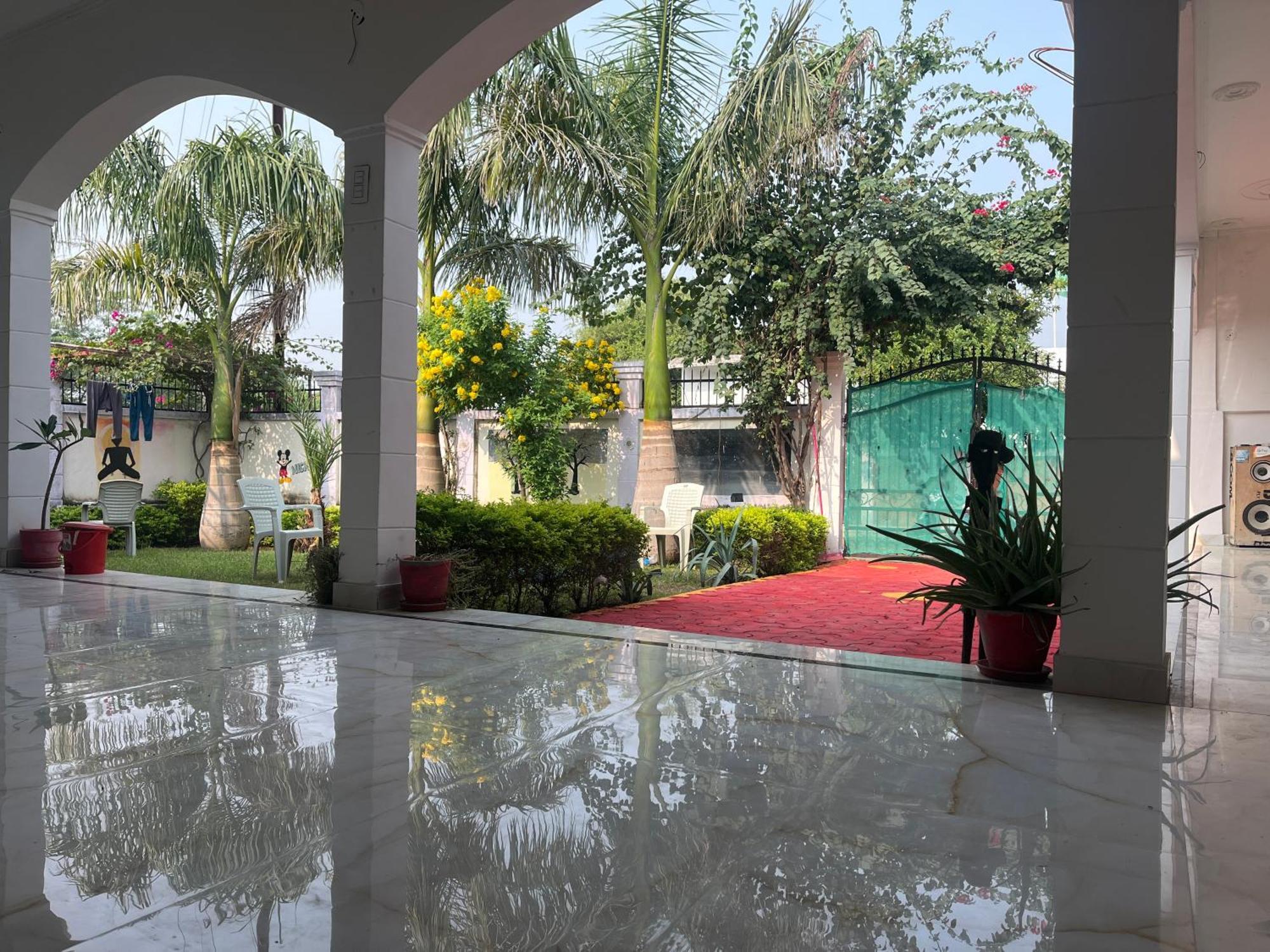 Sunrise Bed & Breakfast ขชุราโห ภายนอก รูปภาพ