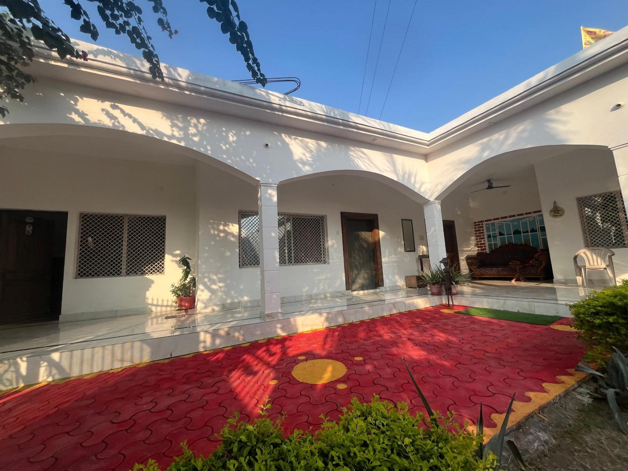 Sunrise Bed & Breakfast ขชุราโห ภายนอก รูปภาพ