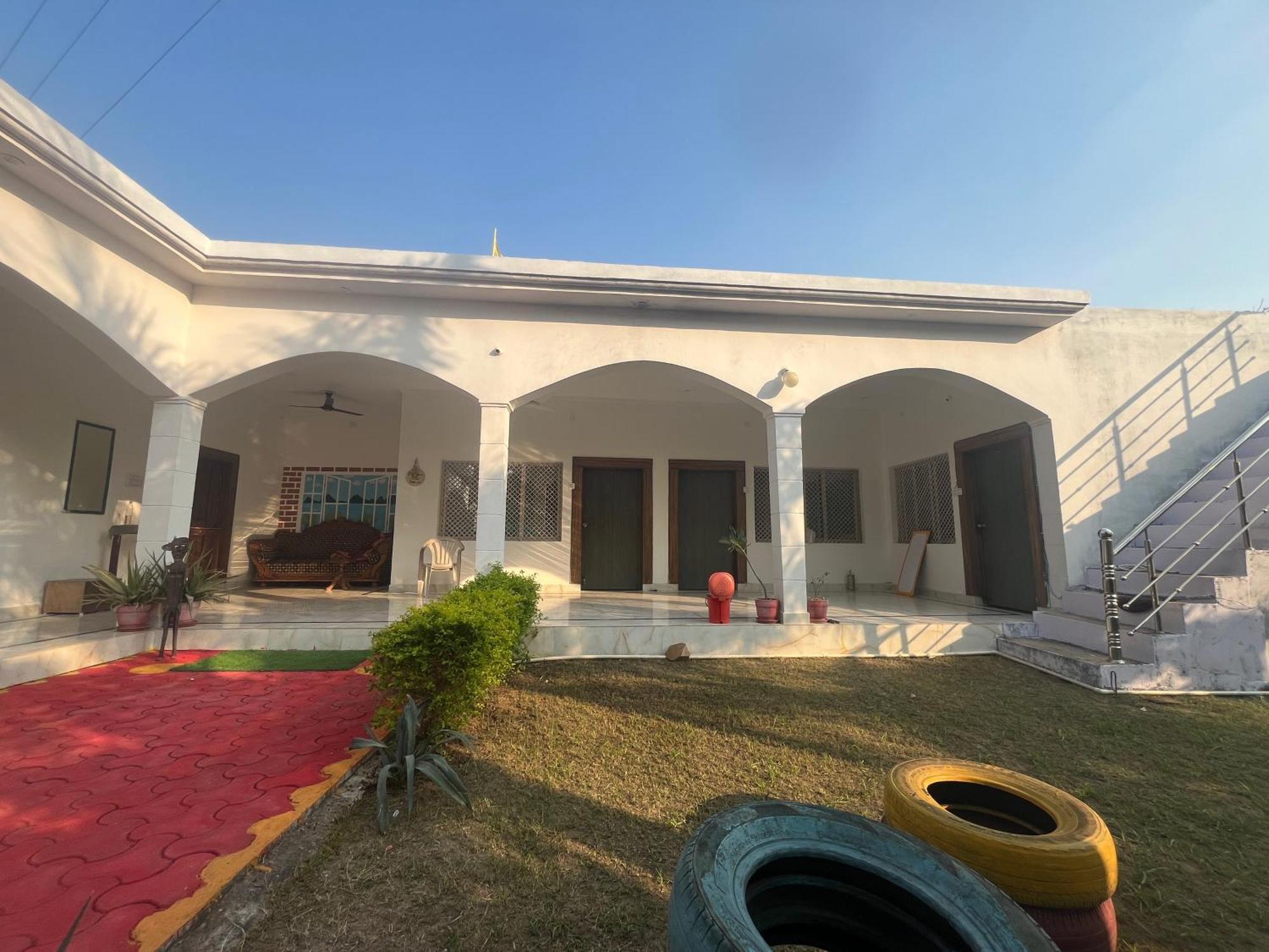 Sunrise Bed & Breakfast ขชุราโห ภายนอก รูปภาพ