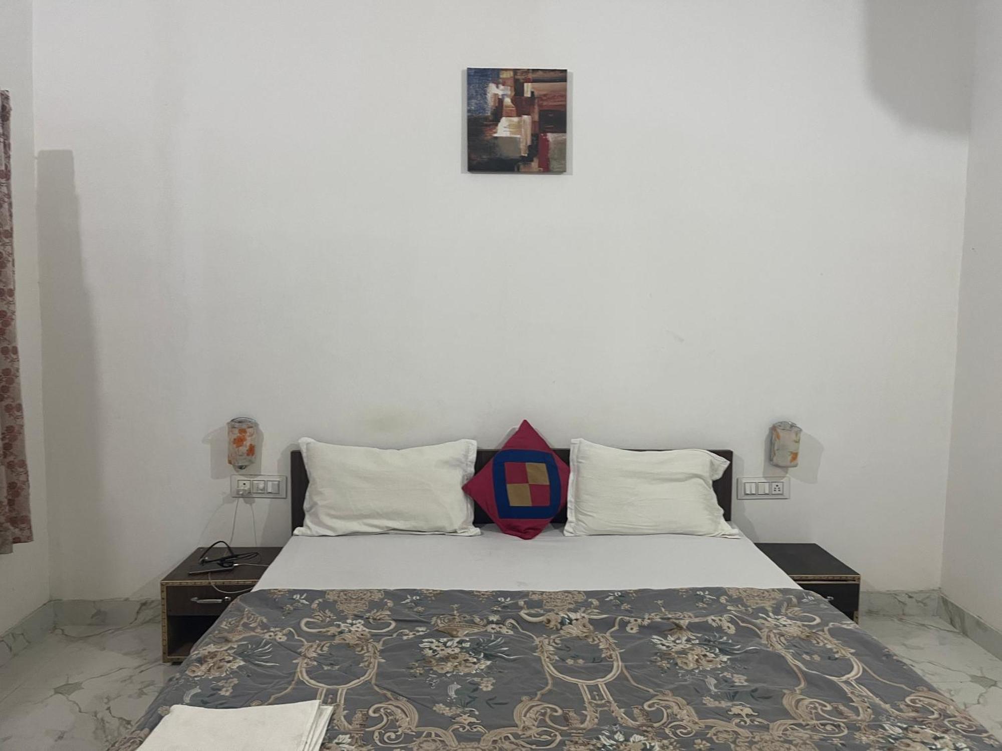 Sunrise Bed & Breakfast ขชุราโห ภายนอก รูปภาพ