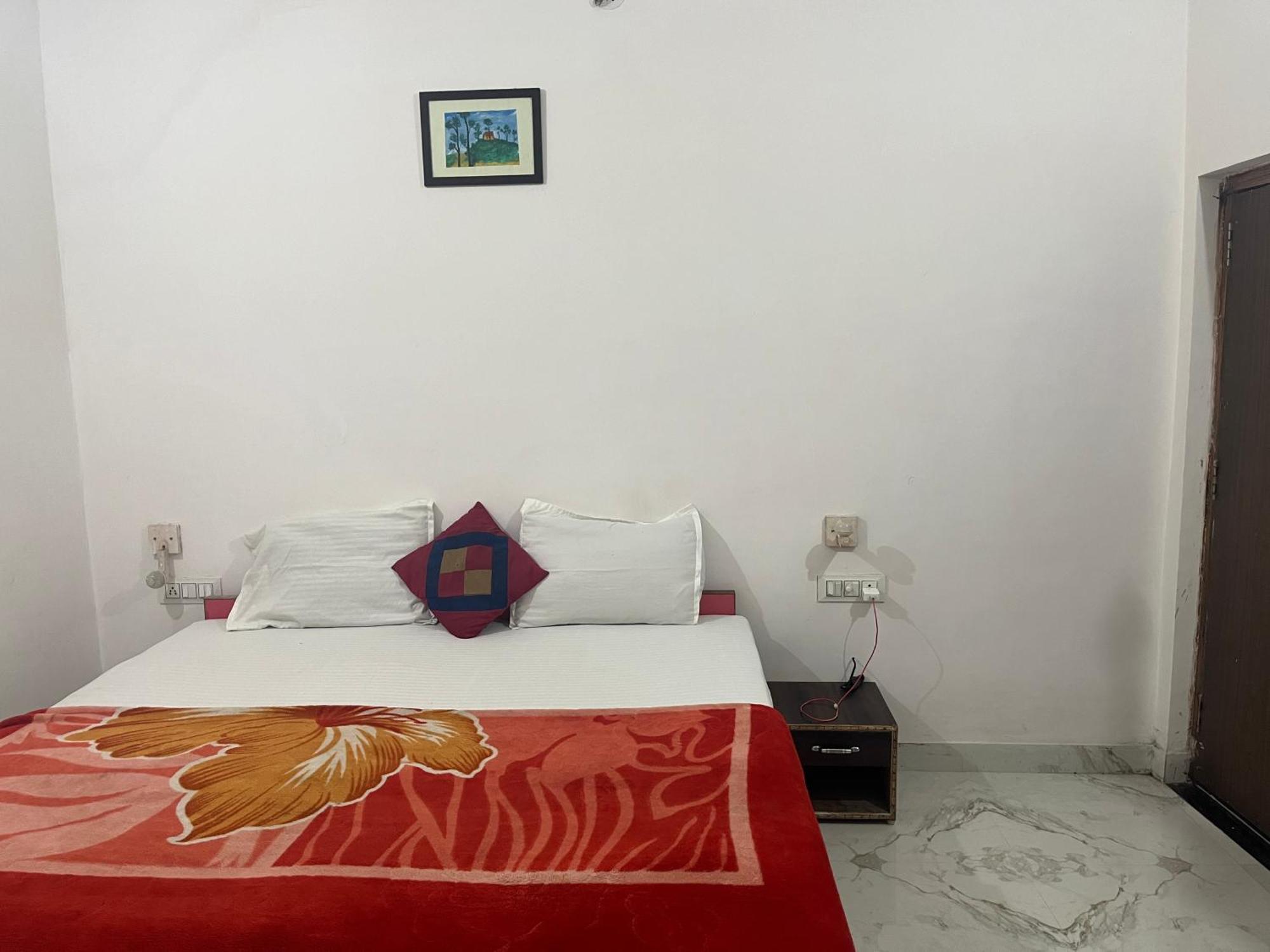 Sunrise Bed & Breakfast ขชุราโห ภายนอก รูปภาพ
