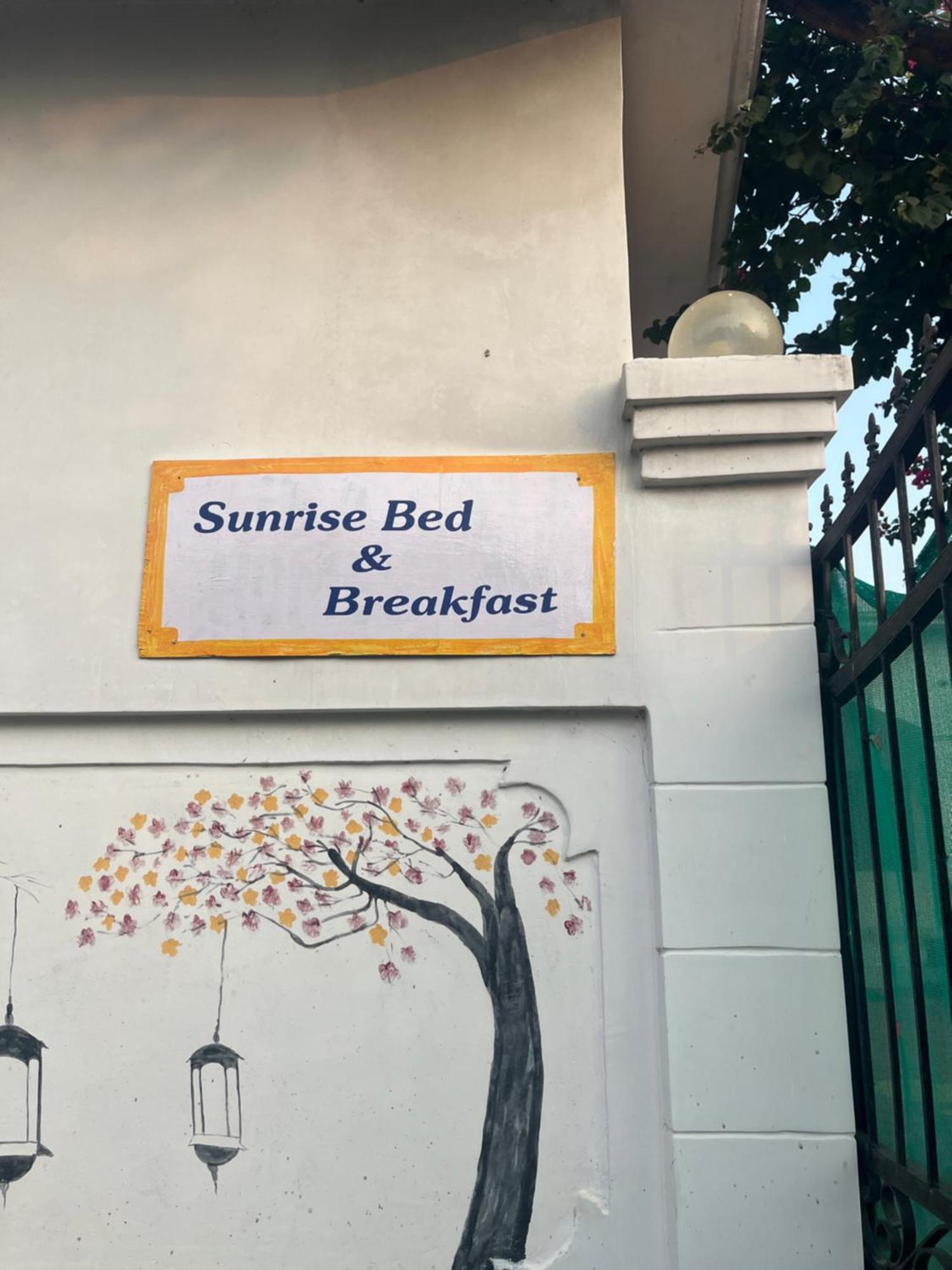 Sunrise Bed & Breakfast ขชุราโห ภายนอก รูปภาพ