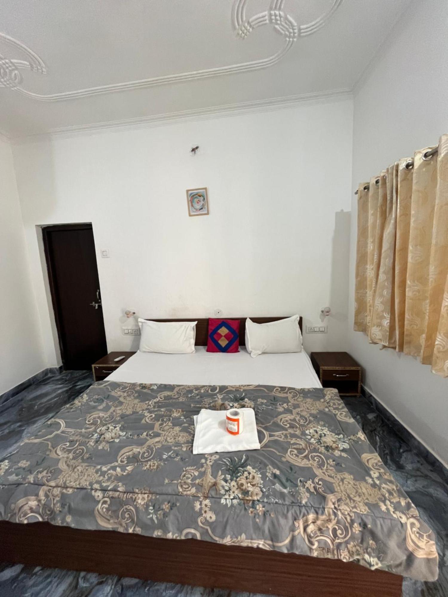 Sunrise Bed & Breakfast ขชุราโห ภายนอก รูปภาพ