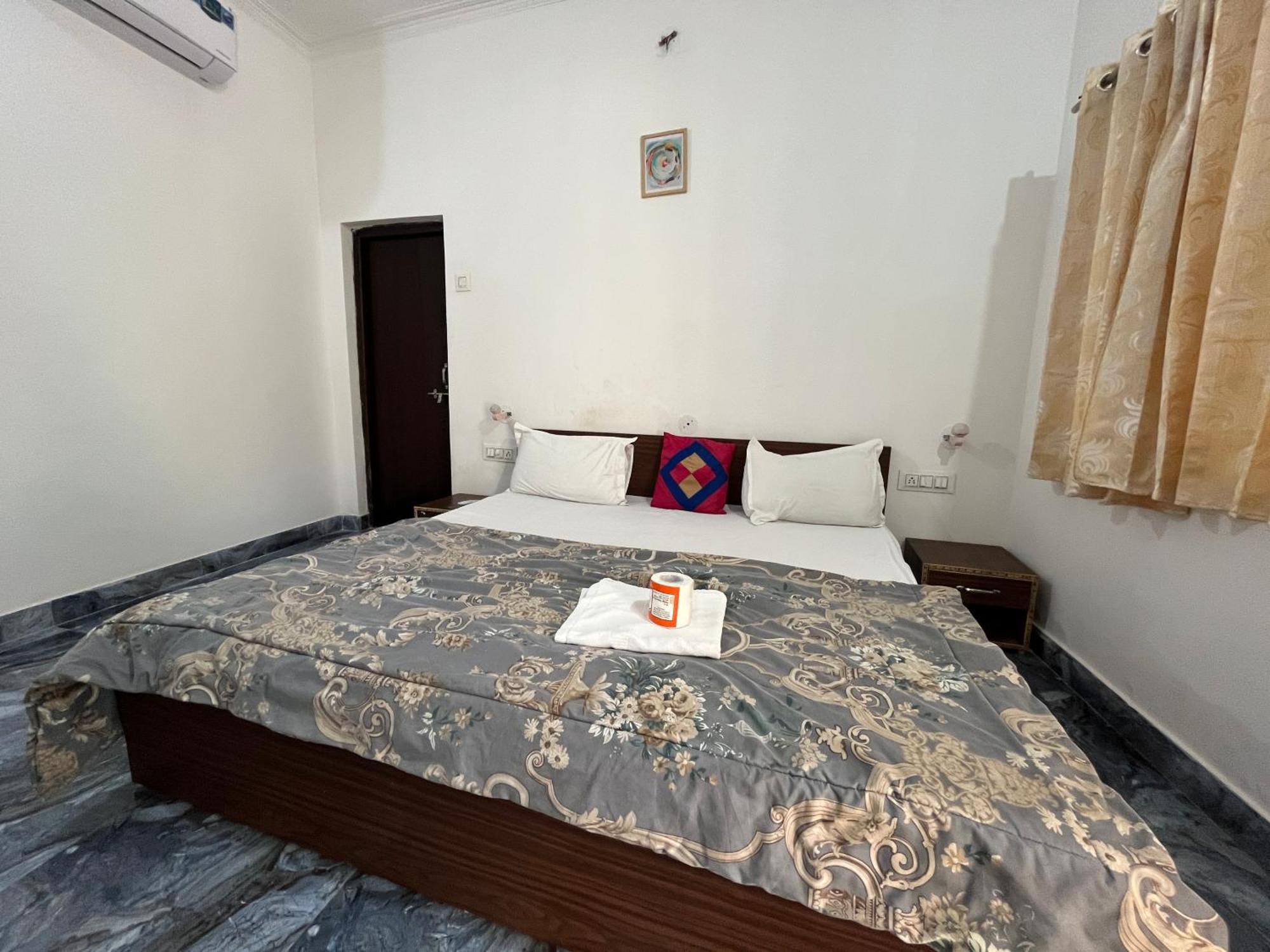 Sunrise Bed & Breakfast ขชุราโห ภายนอก รูปภาพ