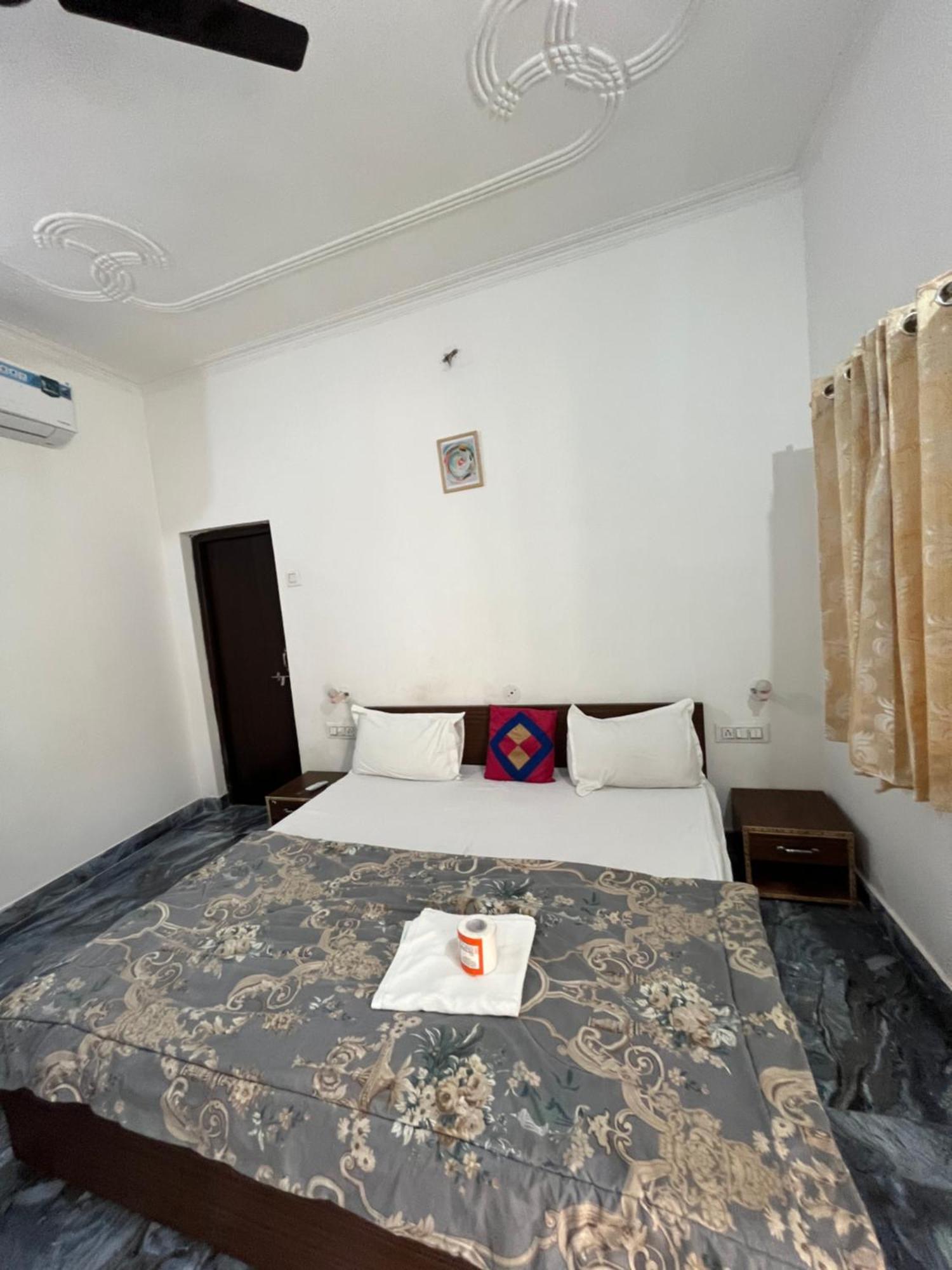 Sunrise Bed & Breakfast ขชุราโห ภายนอก รูปภาพ