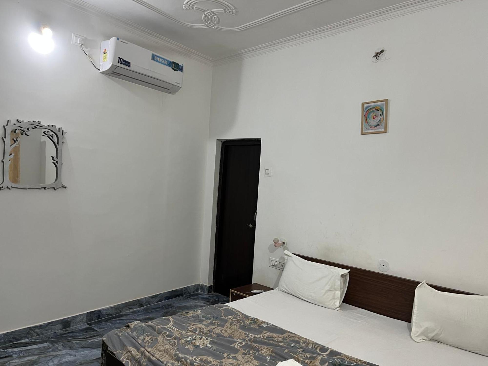 Sunrise Bed & Breakfast ขชุราโห ภายนอก รูปภาพ