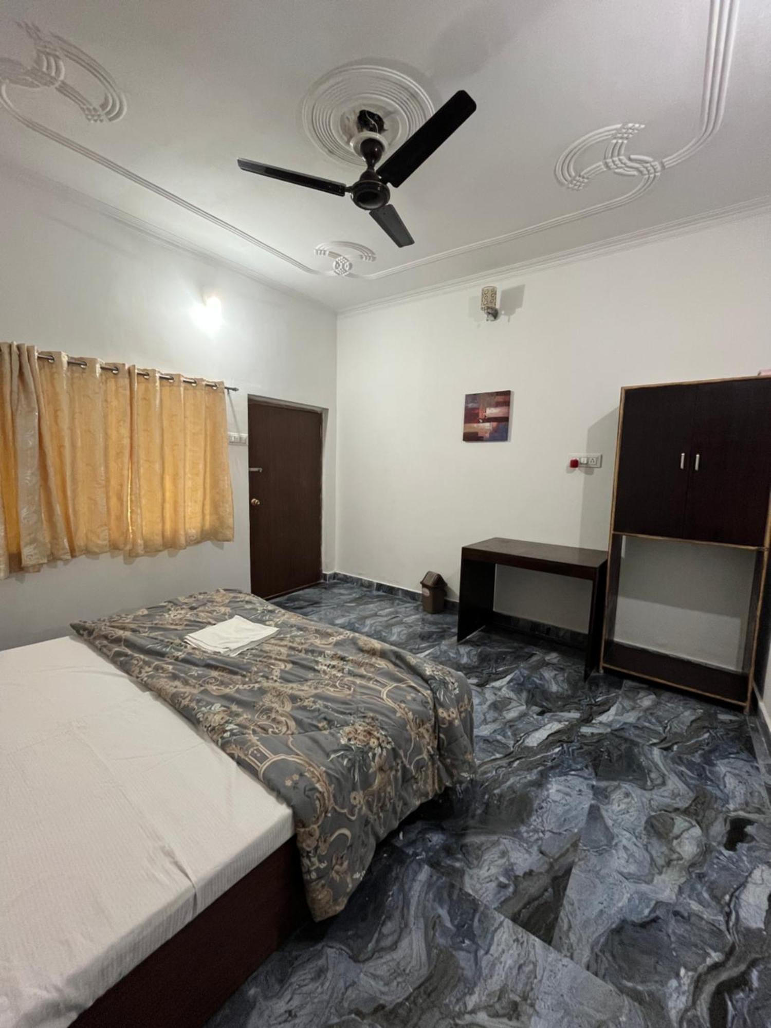 Sunrise Bed & Breakfast ขชุราโห ภายนอก รูปภาพ