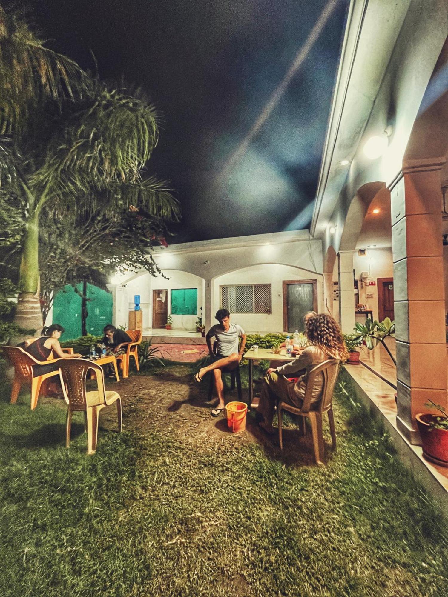 Sunrise Bed & Breakfast ขชุราโห ภายนอก รูปภาพ